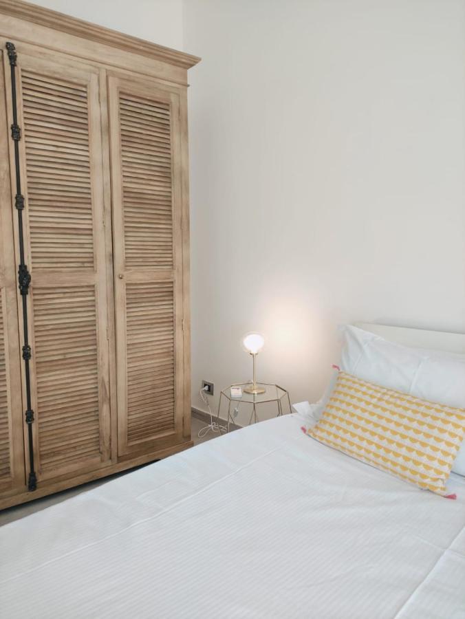 Ostro -