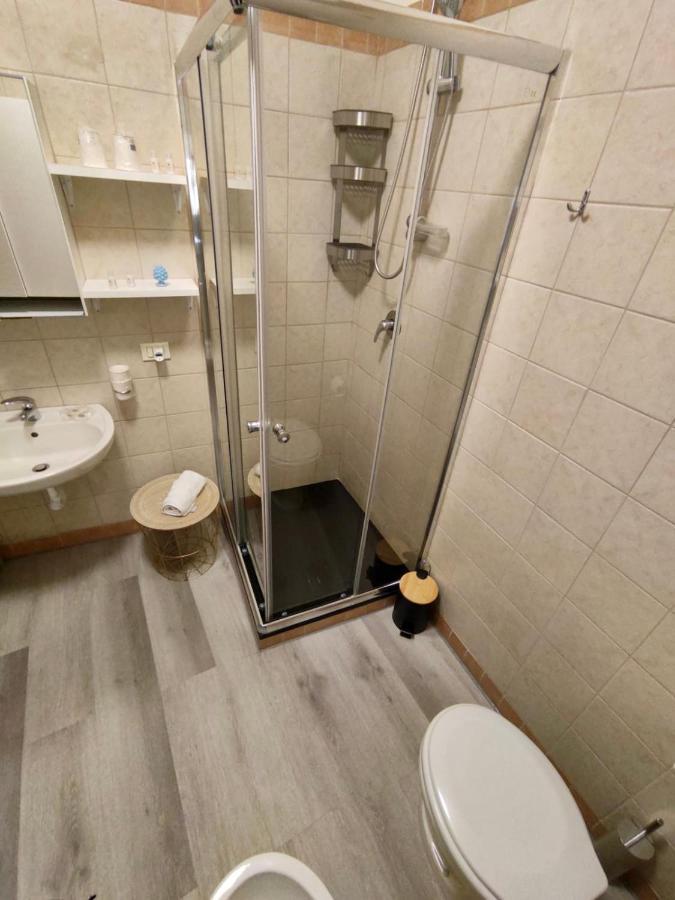 Ostro -